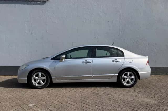 Honda Civic (2007) thumbnail 2