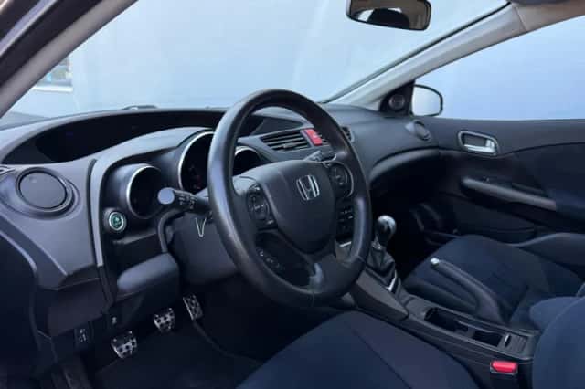 Honda Civic (2014) thumbnail 9