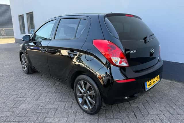 Hyundai i20 (2015) thumbnail 3
