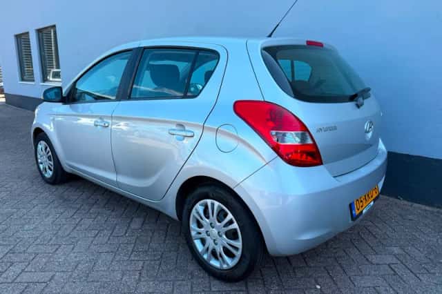 Hyundai i20 (2010) thumbnail 3