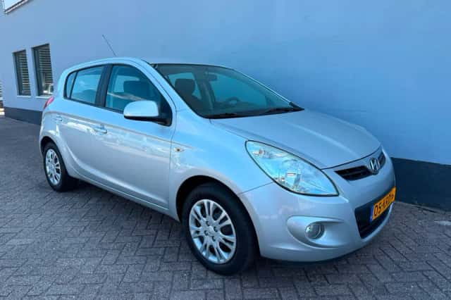 Hyundai i20 (2010) thumbnail 4