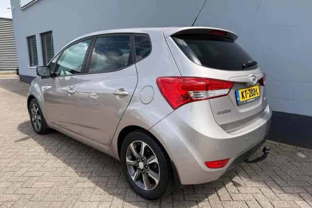 Hyundai ix20 (2016) thumbnail 3