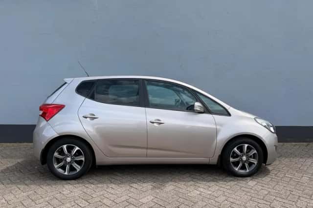 Hyundai ix20 (2016) thumbnail 5
