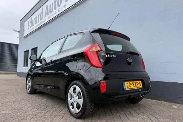 Kia Picanto (2012) thumbnail 3