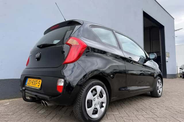 Kia Picanto (2012) thumbnail 6