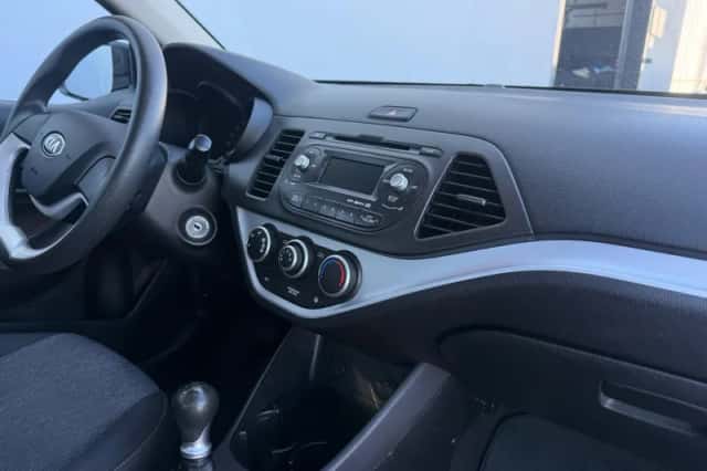Kia Picanto (2014) thumbnail 10