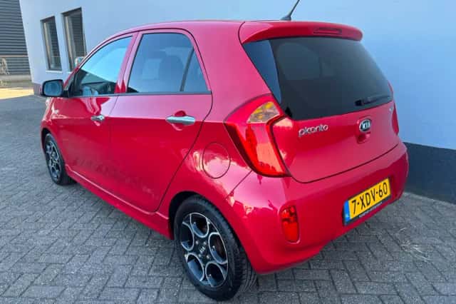 Kia Picanto (2014) thumbnail 3