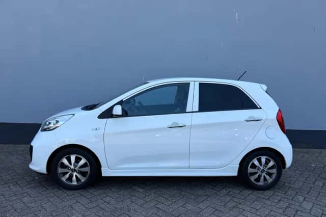 Kia Picanto (2015) thumbnail 2