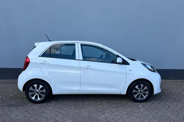 Kia Picanto (2017) thumbnail 5