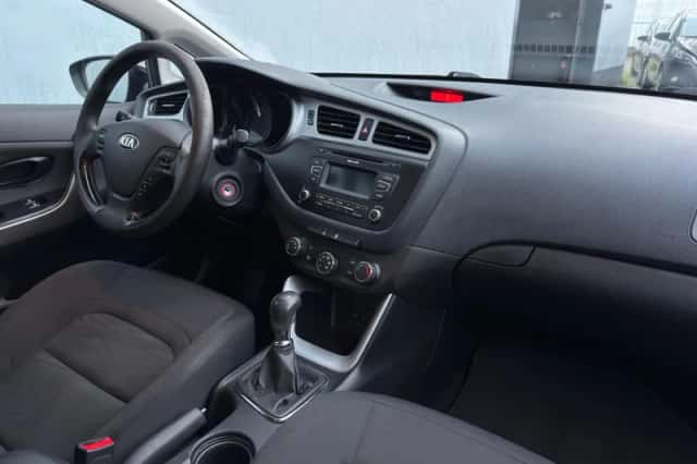 Kia Pro_cee'd (2013) thumbnail 10