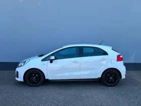 Kia Rio (2016) thumbnail 2