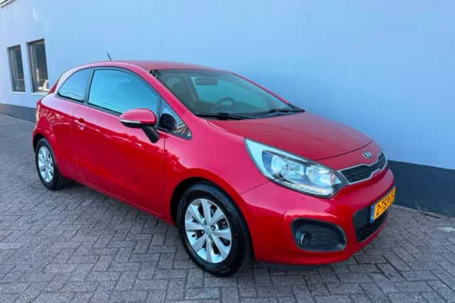 Kia Rio (2014) thumbnail 1