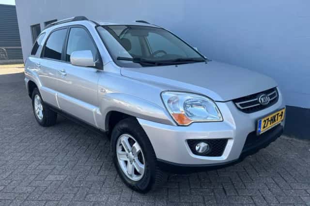 Kia Sportage (2009) thumbnail 4