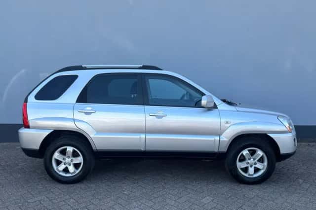 Kia Sportage (2009) thumbnail 5