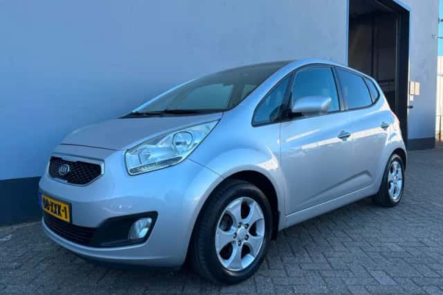Kia Venga (2012) thumbnail 1