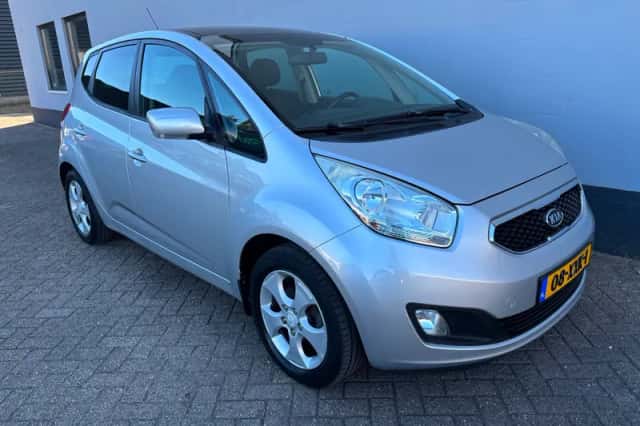 Kia Venga (2012) thumbnail 4