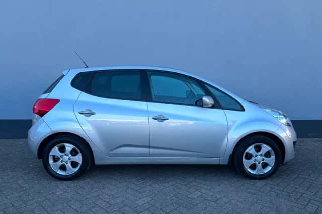 Kia Venga (2012) thumbnail 5