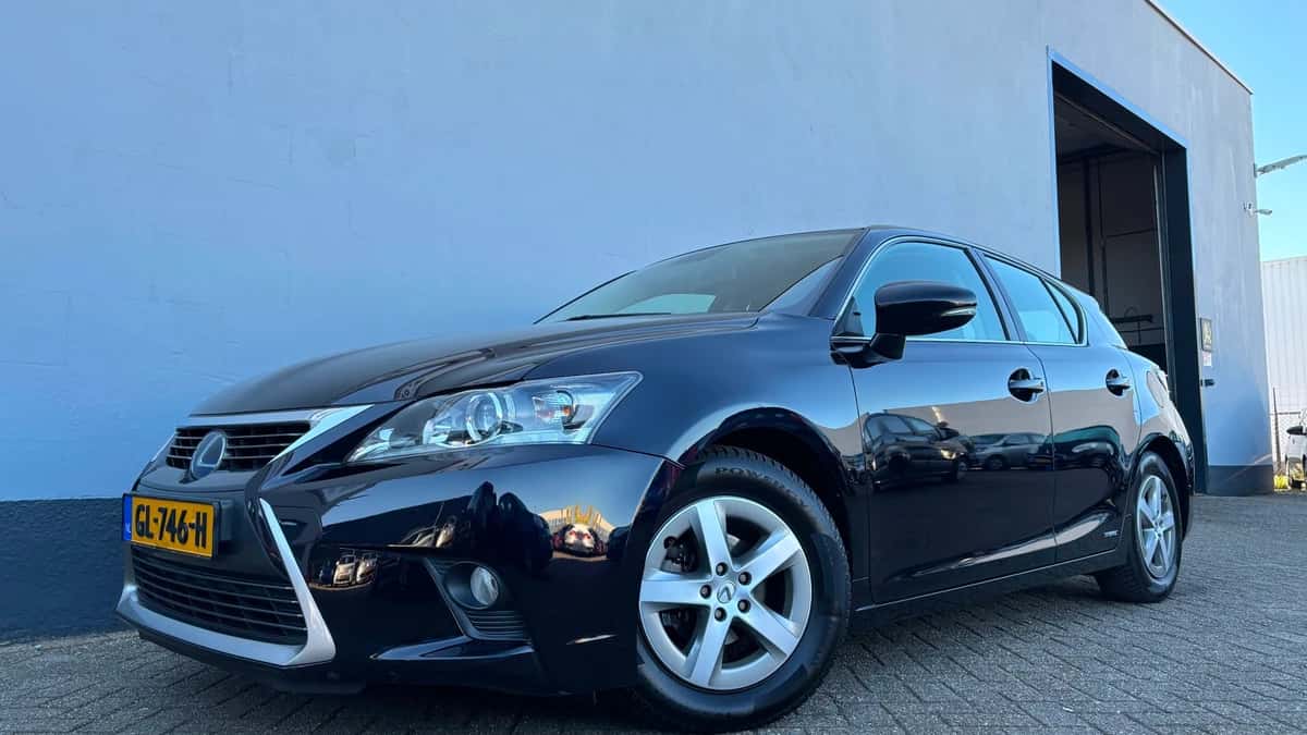 Lexus CT (2015) — foto 1