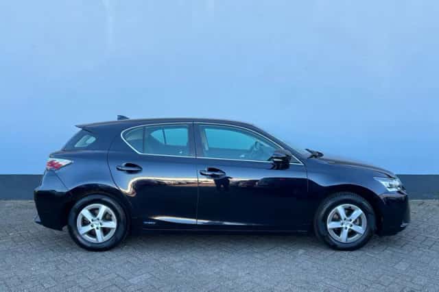 Lexus CT (2015) thumbnail 5