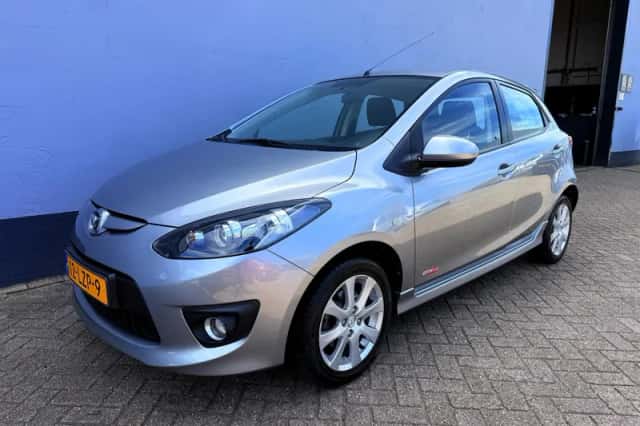 Mazda 2 (2010) thumbnail 1