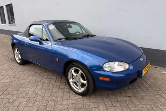 Mazda MX-5 (1999) thumbnail 4