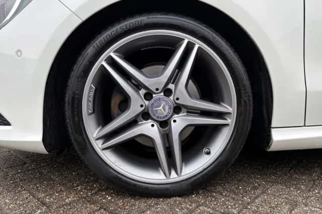 Mercedes-Benz CLA-Klasse (2015) thumbnail 4