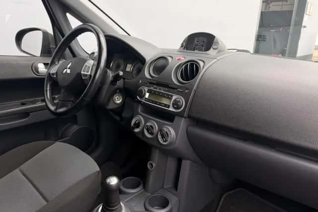 Mitsubishi Colt (2010) thumbnail 10