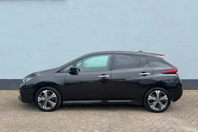 Nissan Leaf (2019) thumbnail 2