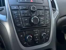 Opel Astra (2013) thumbnail 11