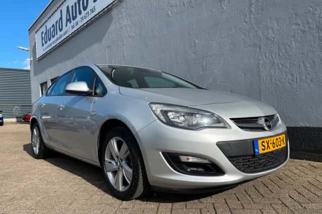 Opel Astra (2013) thumbnail 4