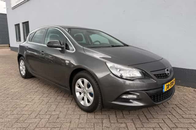 Opel Astra (2012) thumbnail 4