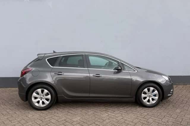 Opel Astra (2012) thumbnail 5