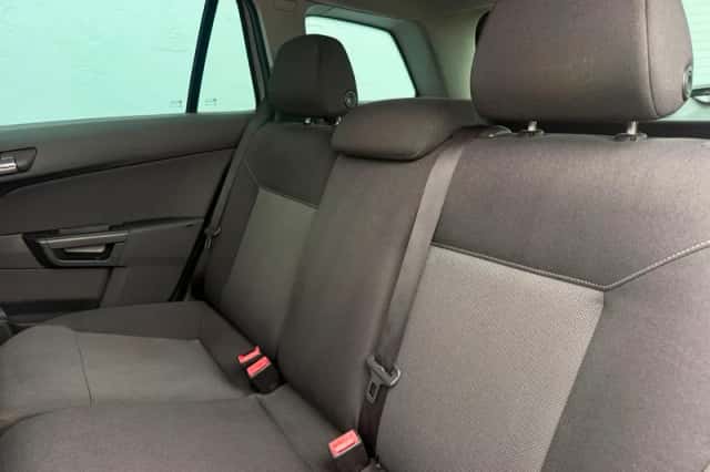 Opel Astra (2008) thumbnail 6