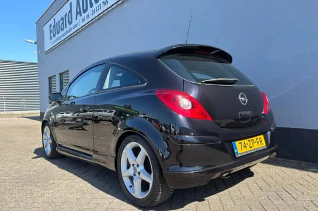 Opel Corsa (2008) thumbnail 3