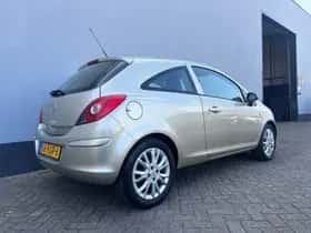 Opel Corsa (2009) thumbnail 6