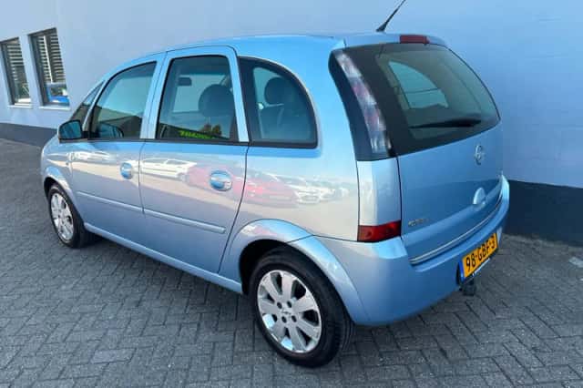Opel Meriva (2008) thumbnail 3