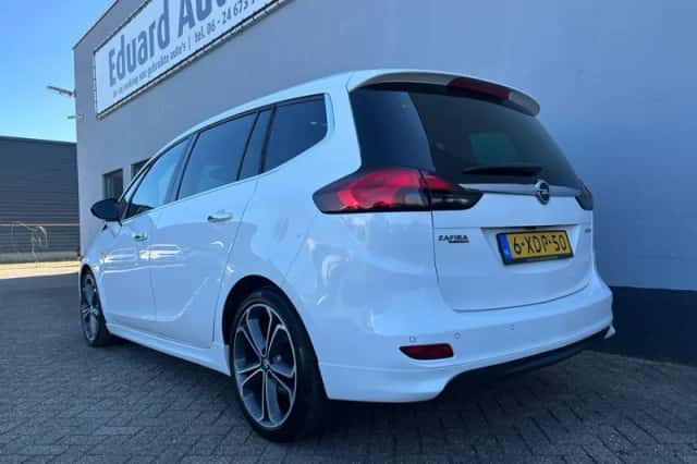Opel Zafira Tourer (2014) thumbnail 3