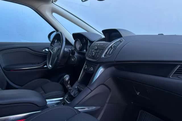 Opel Zafira Tourer (2014) thumbnail 9