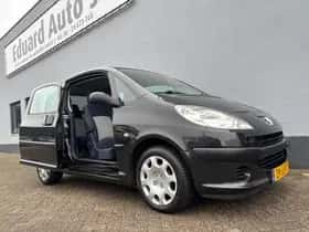Peugeot 1007 (2009) thumbnail 11
