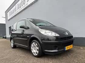 Peugeot 1007 (2009) thumbnail 4
