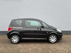 Peugeot 1007 (2009) thumbnail 5