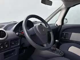 Peugeot 1007 (2009) thumbnail 9