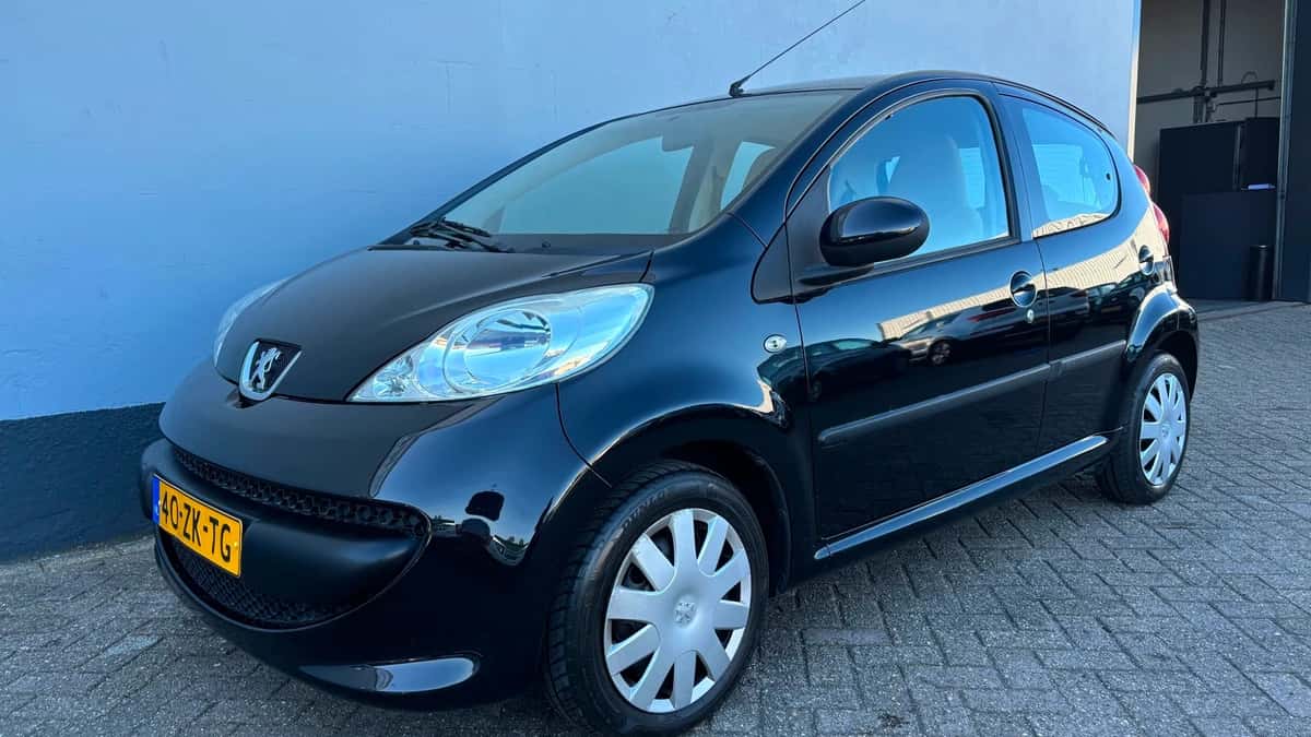 Peugeot 107 (2008) — foto 1