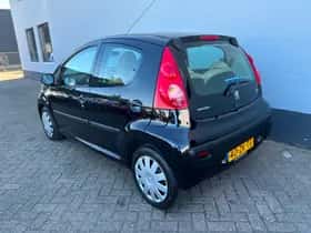 Peugeot 107 (2008) thumbnail 3