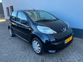 Peugeot 107 (2008) thumbnail 4