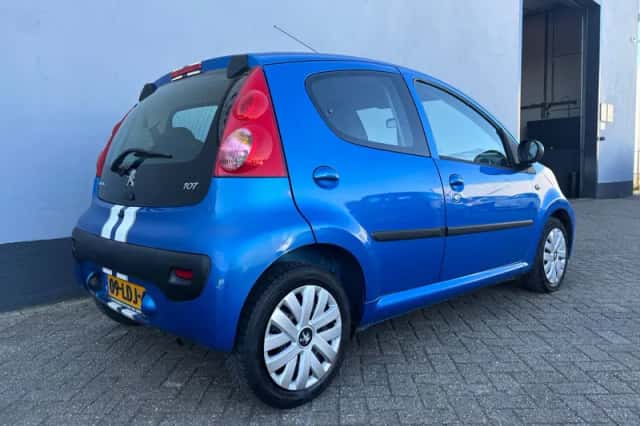 Peugeot 107 (2009) thumbnail 6