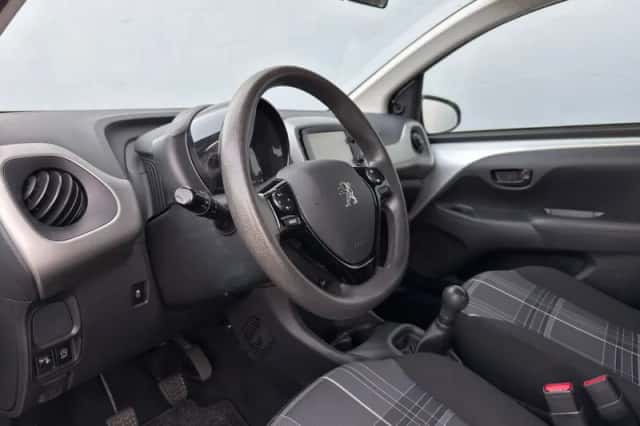 Peugeot 108 (2016) thumbnail 9