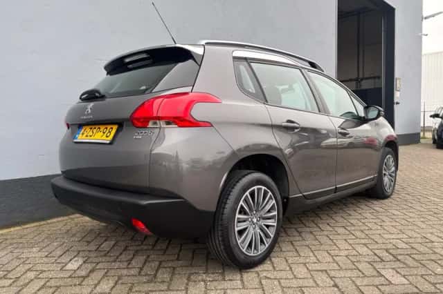 Peugeot 2008 (2015) thumbnail 6