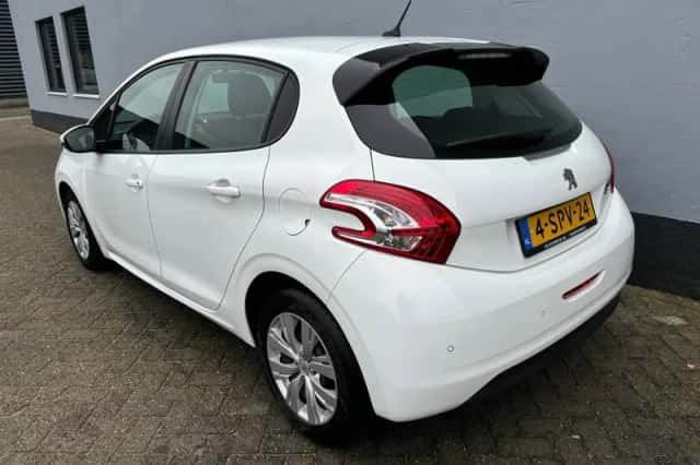 Peugeot 208 (2013) thumbnail 3