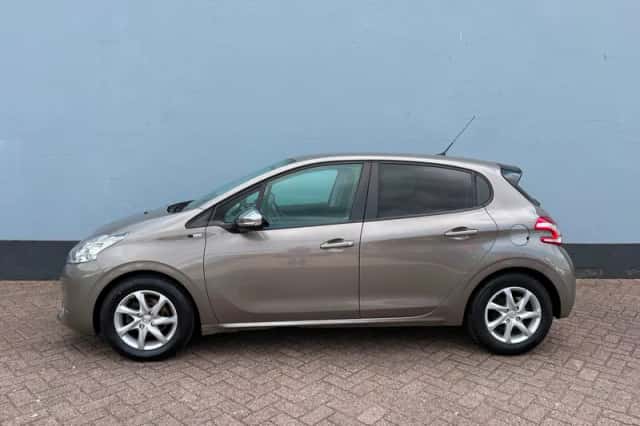 Peugeot 208 (2014) thumbnail 2